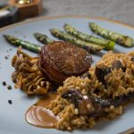 Tenderloin medallions with risotto and asparagus